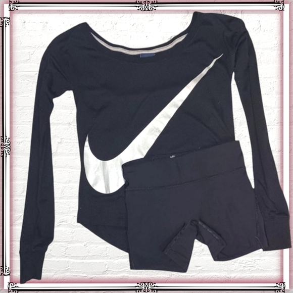 Nike Tops - Nike & Under Armour Black Work Out Top & Shorts Size XS